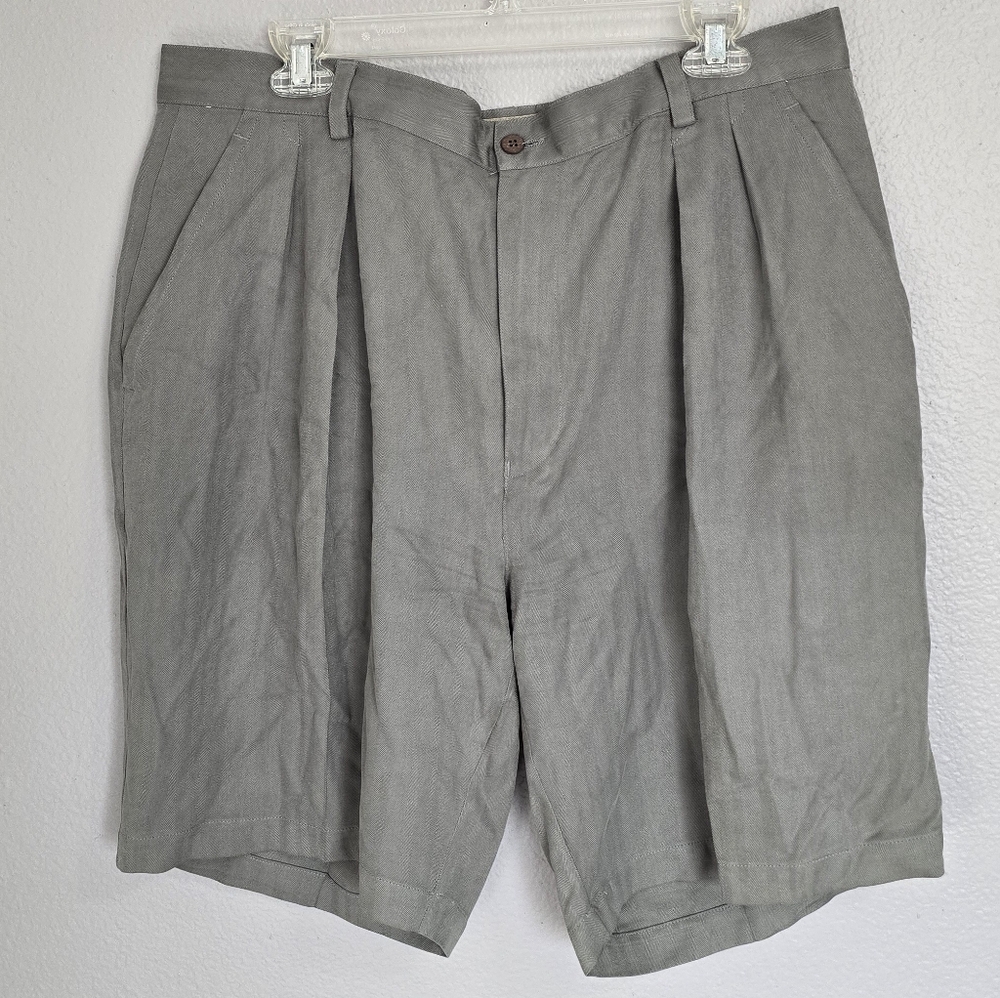 Tommy Bahama Men's Olive Green 100% Silk Pleated Shorts/ Size 38